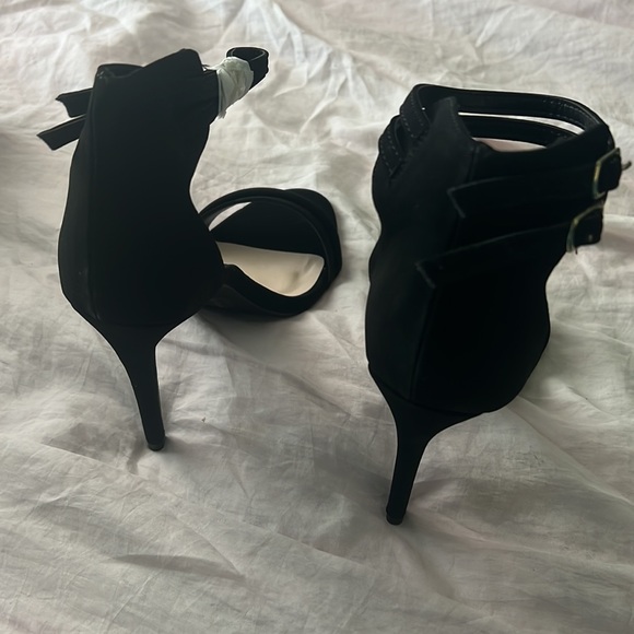 Charlotte Russe Black Suede Heels - Picture 5 of 7